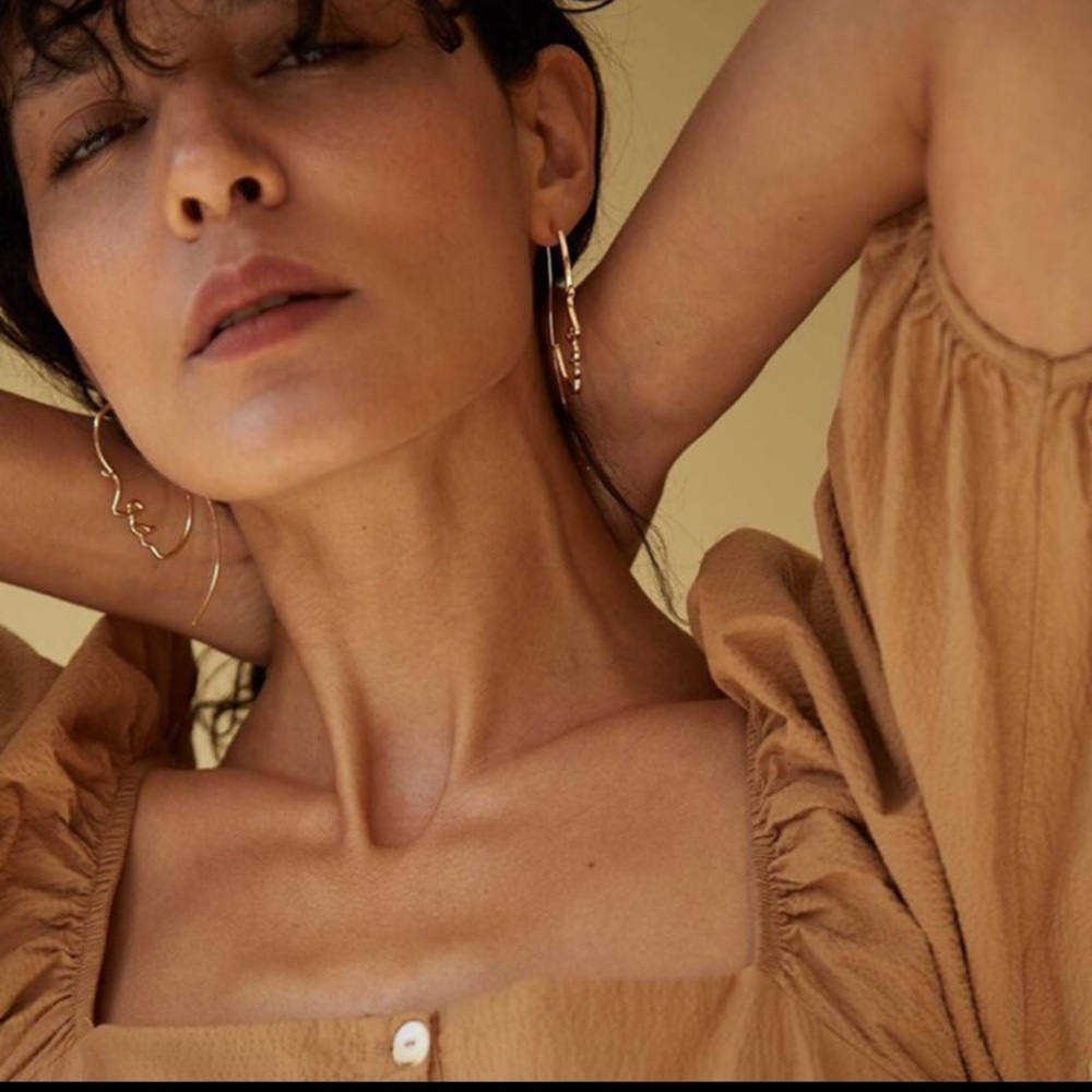 🆕 Profile Statement Earrings - Picture 2 of 4